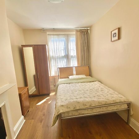 Separate Rooms By The Thames ロンドン エクステリア 写真